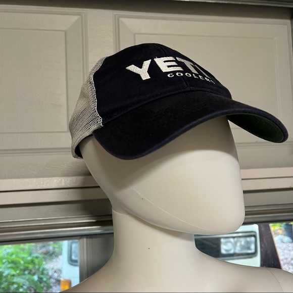 YETI Coolers Mesh Back Hat Snap Back navy dark blue ball cap baseball logo - Picture 3 of 10